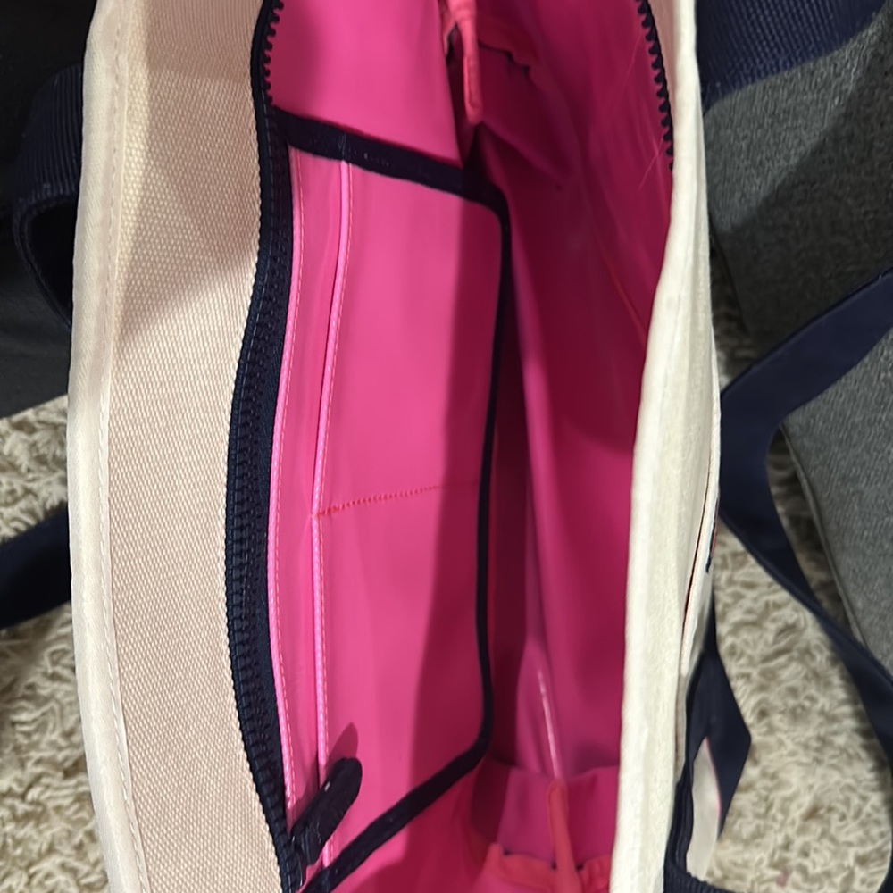 Small/ Medium Vineyard Vines Tote. - image 2